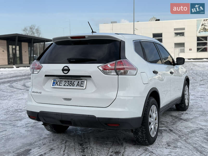 Внедорожник / Кроссовер Nissan Rogue 2016 в Киеве