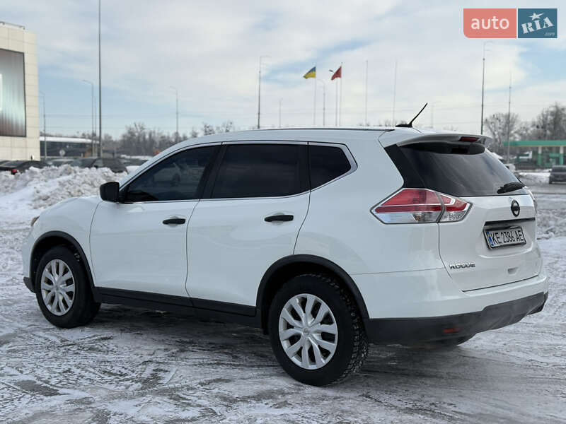 Внедорожник / Кроссовер Nissan Rogue 2016 в Киеве