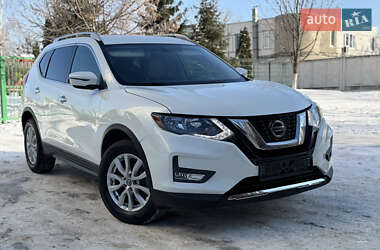 Внедорожник / Кроссовер Nissan Rogue 2017 в Харькове