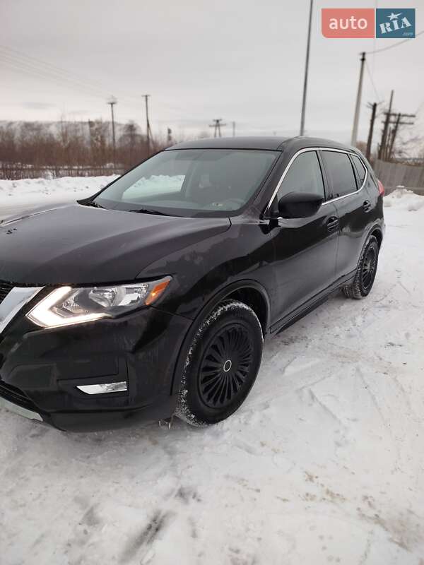 Внедорожник / Кроссовер Nissan Rogue 2017 в Сарнах