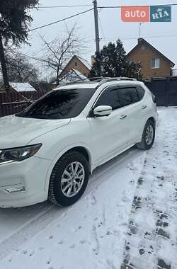 Внедорожник / Кроссовер Nissan Rogue 2016 в Харькове