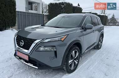 Внедорожник / Кроссовер Nissan Rogue 2023 в Киеве