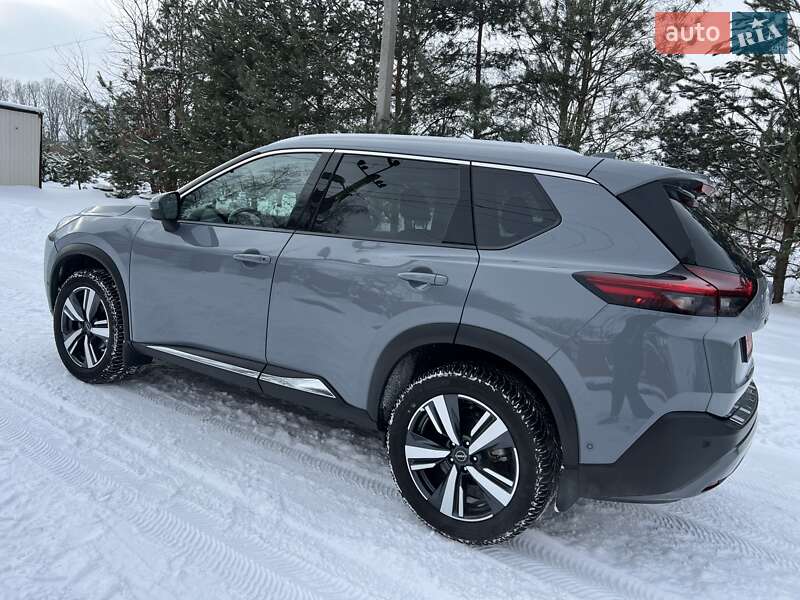 Внедорожник / Кроссовер Nissan Rogue 2023 в Киеве