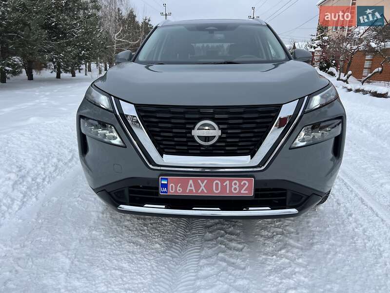 Внедорожник / Кроссовер Nissan Rogue 2023 в Киеве