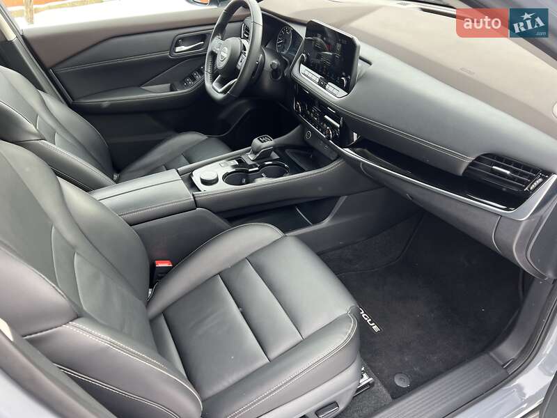 Внедорожник / Кроссовер Nissan Rogue 2023 в Киеве