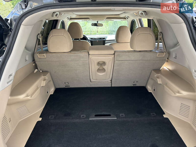 Внедорожник / Кроссовер Nissan Rogue 2016 в Ивано-Франковске