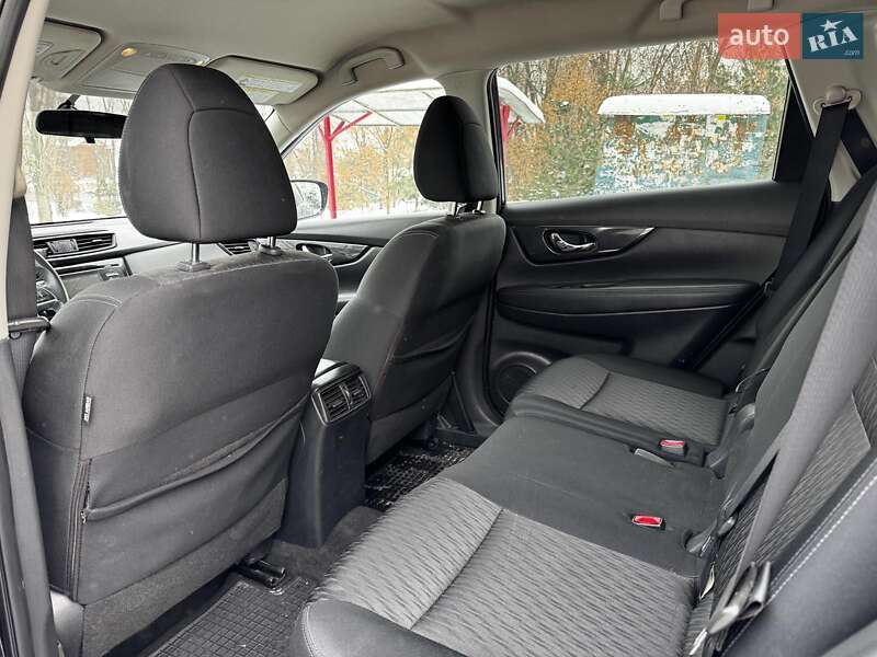 Внедорожник / Кроссовер Nissan Rogue 2016 в Киеве