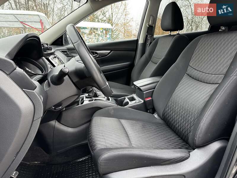 Внедорожник / Кроссовер Nissan Rogue 2016 в Киеве