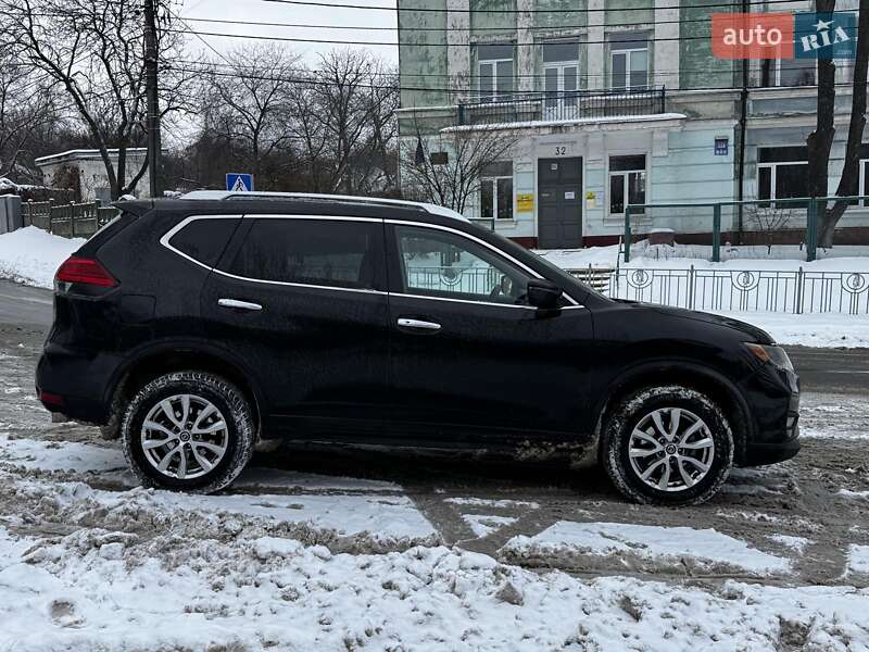 Внедорожник / Кроссовер Nissan Rogue 2016 в Киеве