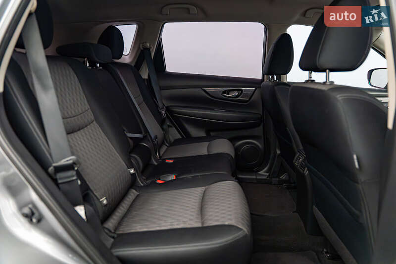 Внедорожник / Кроссовер Nissan Rogue 2016 в Киеве