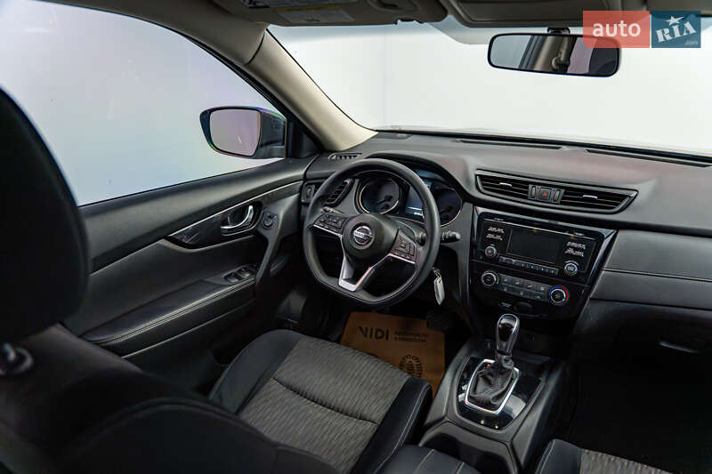 Внедорожник / Кроссовер Nissan Rogue 2016 в Киеве