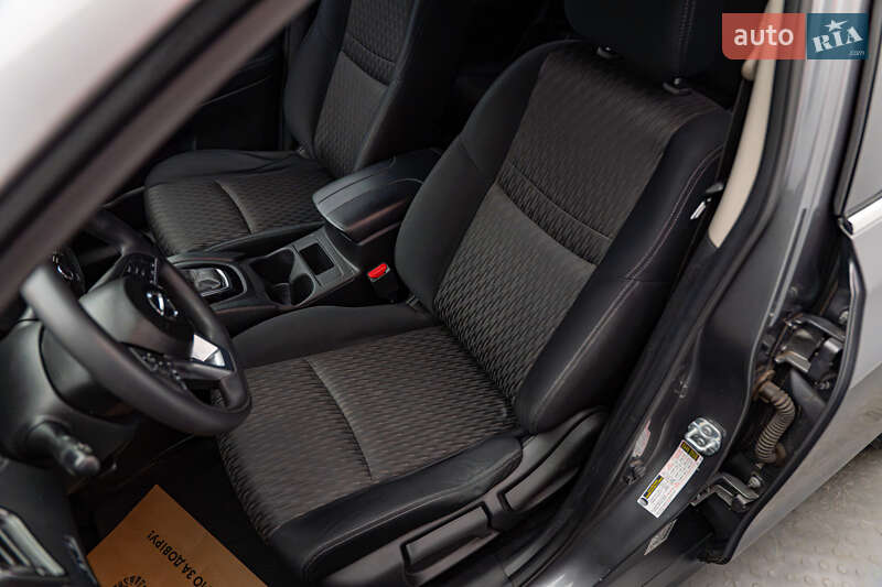 Внедорожник / Кроссовер Nissan Rogue 2016 в Киеве