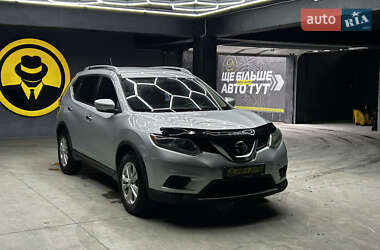 Позашляховик / Кросовер Nissan Rogue 2015 в Чернівцях