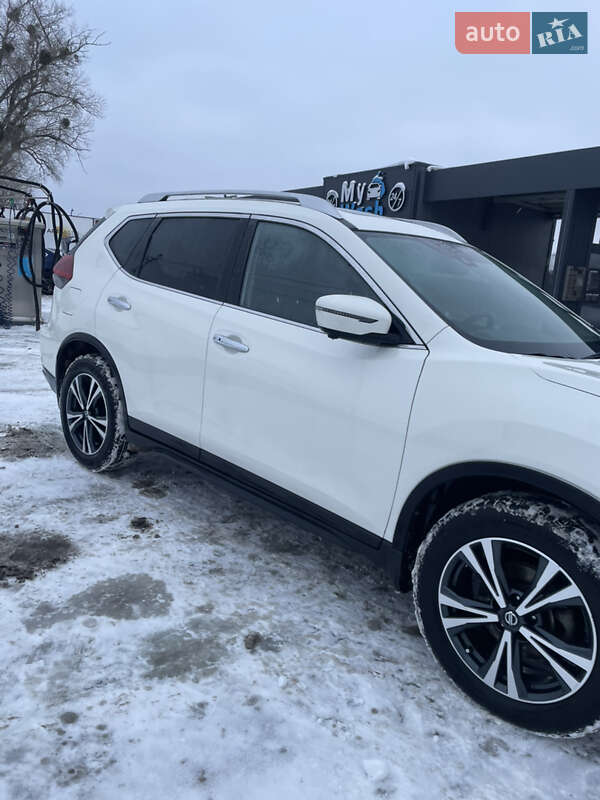 Внедорожник / Кроссовер Nissan Rogue 2019 в Киеве