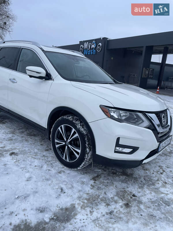 Внедорожник / Кроссовер Nissan Rogue 2019 в Киеве