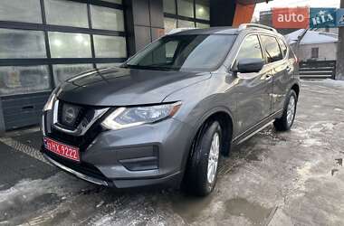 Позашляховик / Кросовер Nissan Rogue 2017 в Львові