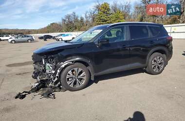 Внедорожник / Кроссовер Nissan Rogue 2023 в Львове