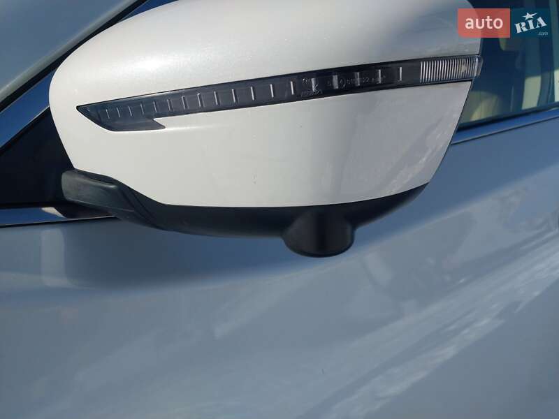 Внедорожник / Кроссовер Nissan Rogue 2018 в Киеве фото 8 Внедорожник / Кроссовер Nissan Rogue 2018 в Киеве