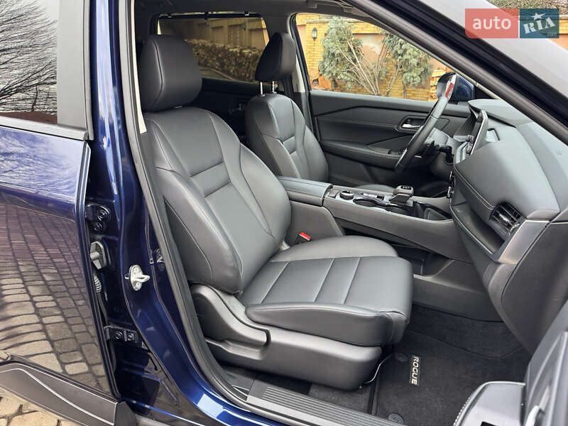 Внедорожник / Кроссовер Nissan Rogue 2024 в Мукачево