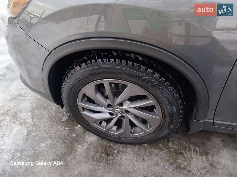 Внедорожник / Кроссовер Nissan Rogue 2016 в Ивано-Франковске