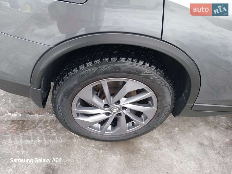 Внедорожник / Кроссовер Nissan Rogue 2016 в Ивано-Франковске