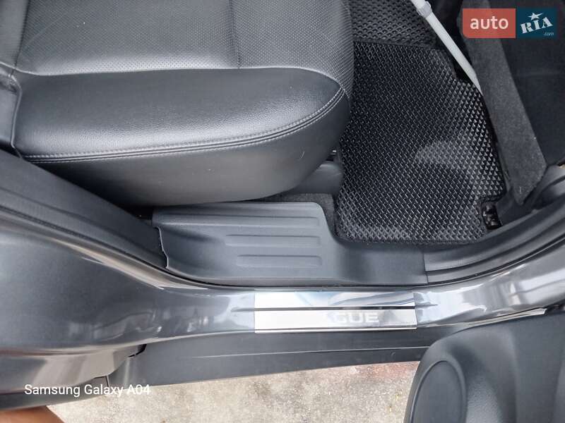 Внедорожник / Кроссовер Nissan Rogue 2016 в Ивано-Франковске