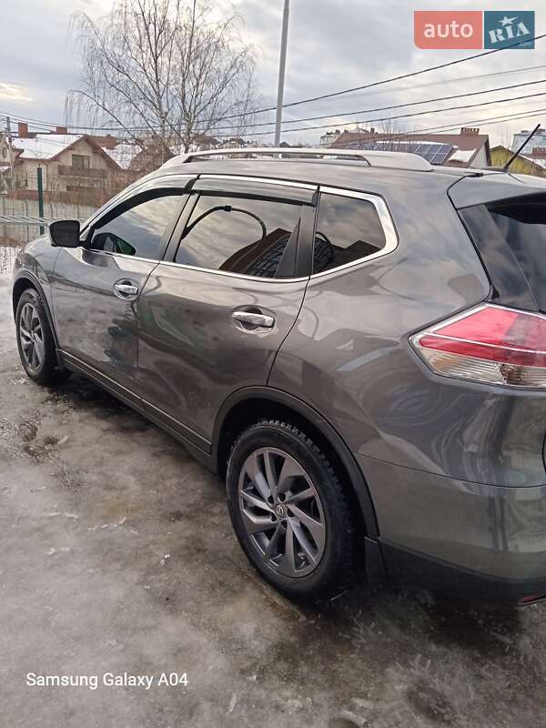 Внедорожник / Кроссовер Nissan Rogue 2016 в Ивано-Франковске