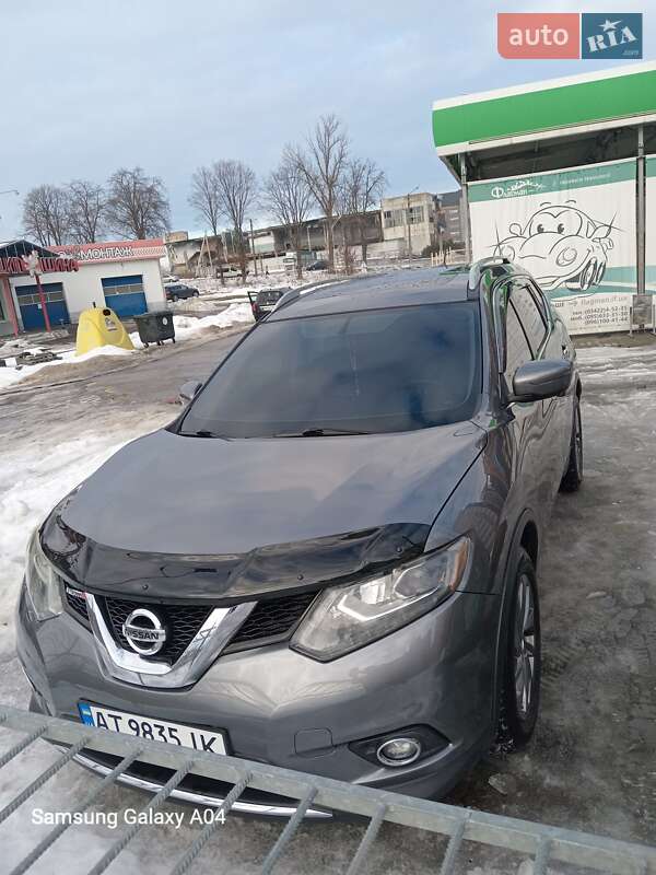 Внедорожник / Кроссовер Nissan Rogue 2016 в Ивано-Франковске