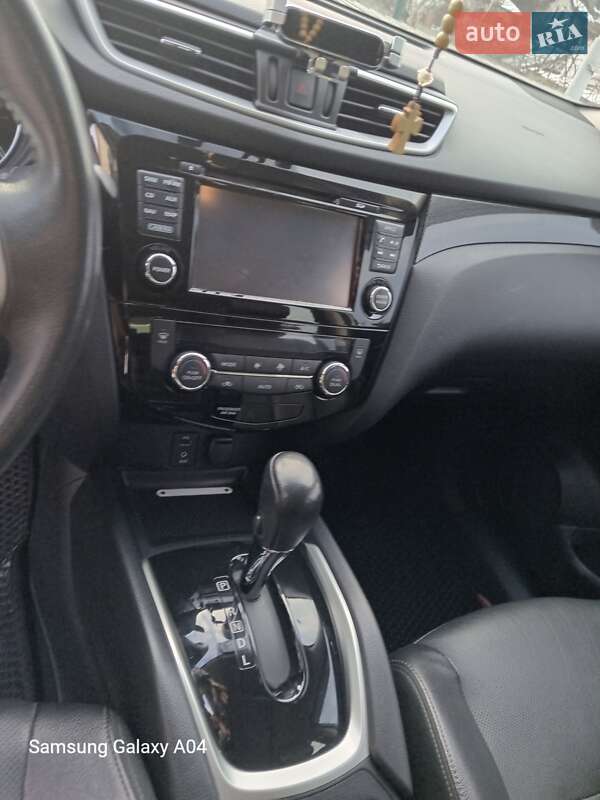 Внедорожник / Кроссовер Nissan Rogue 2016 в Ивано-Франковске