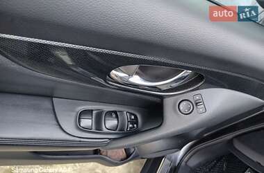 Внедорожник / Кроссовер Nissan Rogue 2016 в Ивано-Франковске