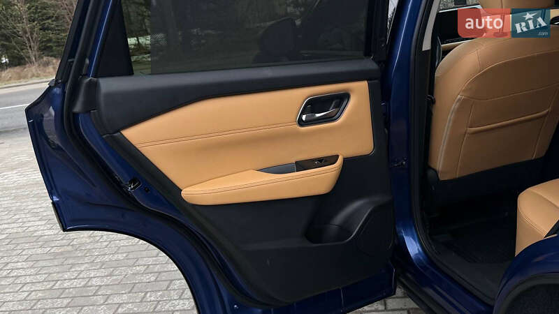 Внедорожник / Кроссовер Nissan Rogue 2023 в Дрогобыче