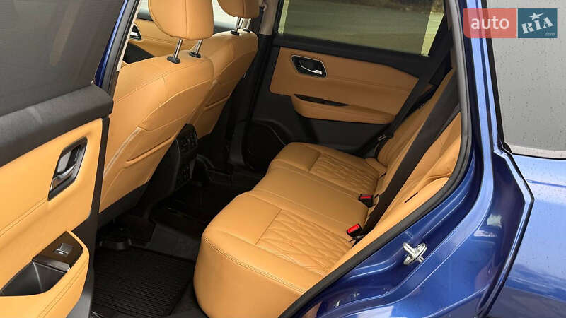 Внедорожник / Кроссовер Nissan Rogue 2023 в Дрогобыче