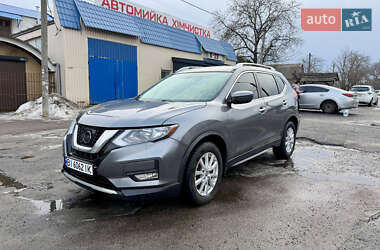 Позашляховик / Кросовер Nissan Rogue 2017 в Полтаві
