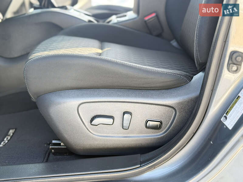 Внедорожник / Кроссовер Nissan Rogue 2018 в Ровно