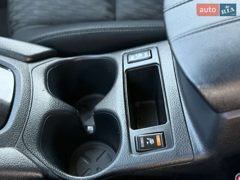 Внедорожник / Кроссовер Nissan Rogue 2018 в Ровно