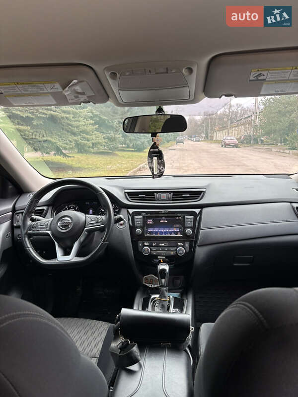 Внедорожник / Кроссовер Nissan Rogue 2018 в Запорожье