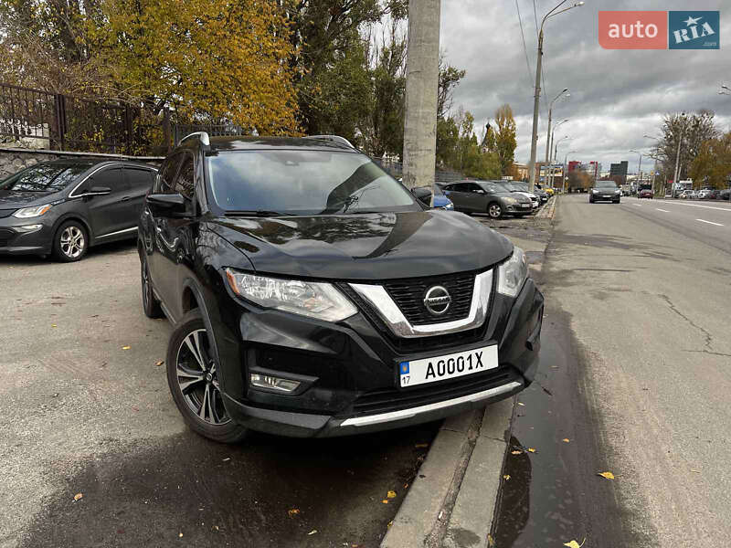 Внедорожник / Кроссовер Nissan Rogue 2017 в Харькове