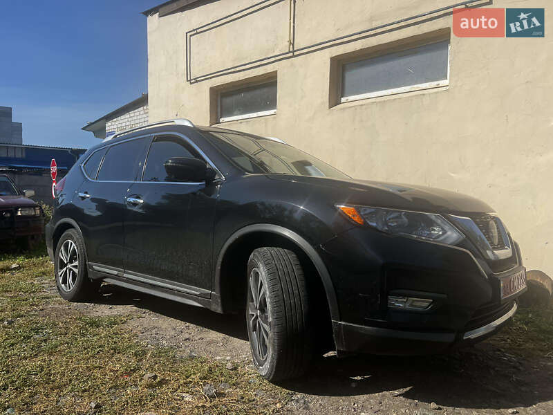 Внедорожник / Кроссовер Nissan Rogue 2017 в Харькове