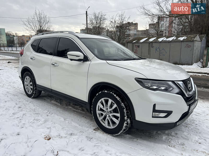 Внедорожник / Кроссовер Nissan Rogue 2016 в Виннице