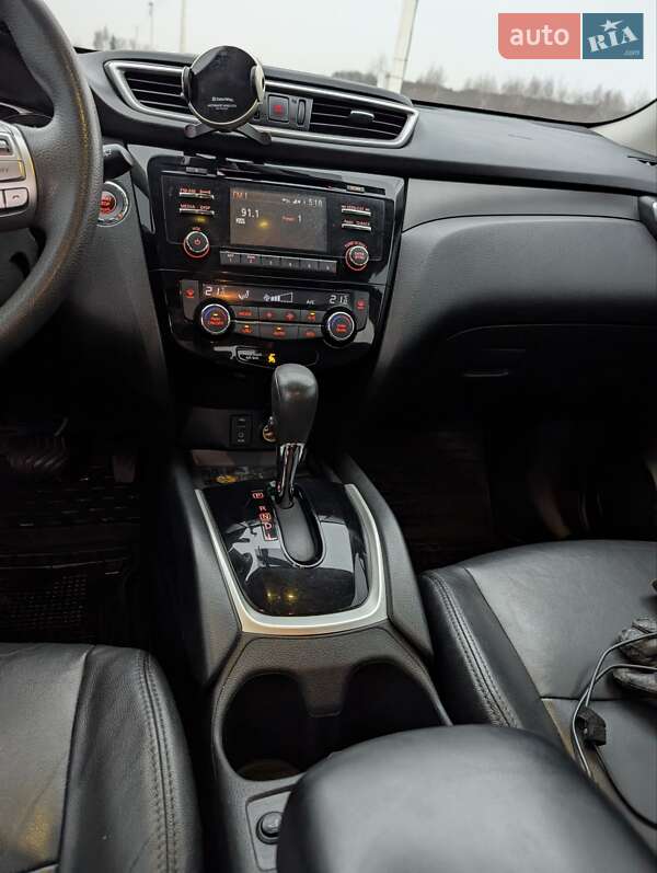 Внедорожник / Кроссовер Nissan Rogue 2014 в Львове