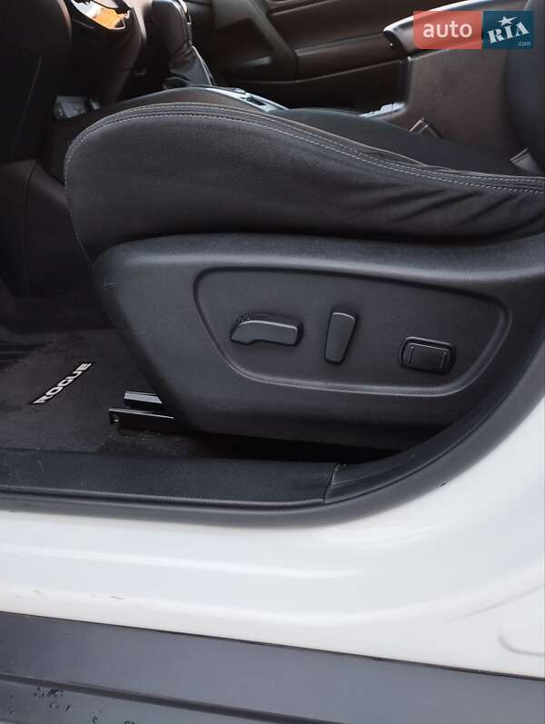 Внедорожник / Кроссовер Nissan Rogue 2019 в Ромнах