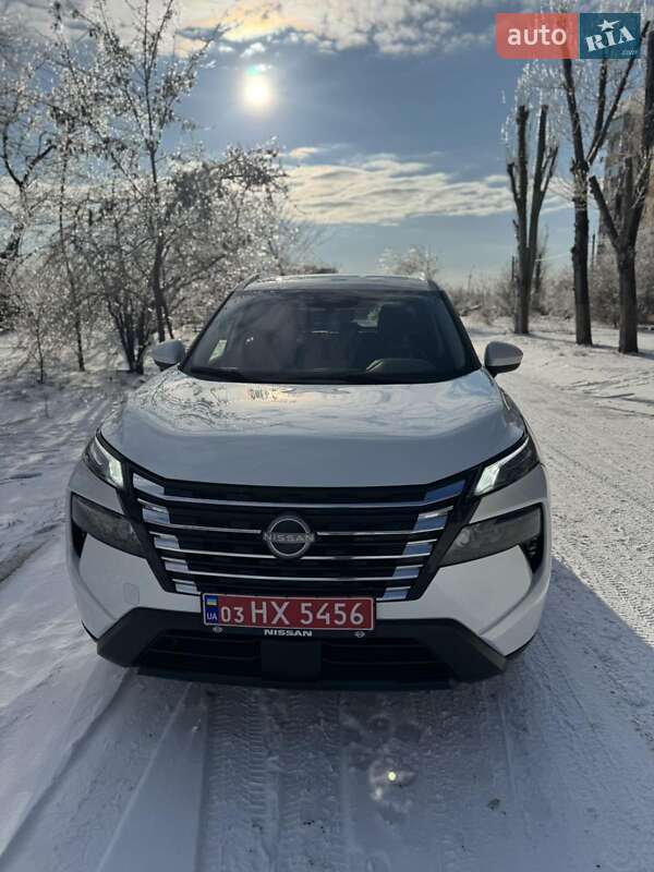Внедорожник / Кроссовер Nissan Rogue 2024 в Кривом Роге