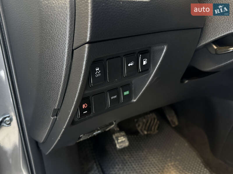 Позашляховик / Кросовер Nissan Rogue 2018 в Одесі