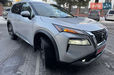 Внедорожник / Кроссовер Nissan Rogue 2021 в Ровно