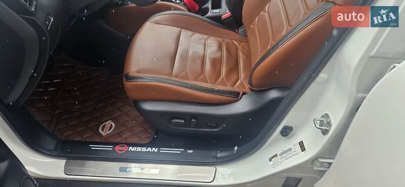 Позашляховик / Кросовер Nissan Rogue 2018 в Іршаві