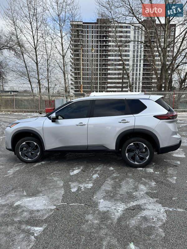 Внедорожник / Кроссовер Nissan Rogue 2024 в Днепре