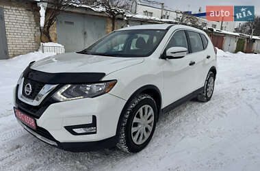 Внедорожник / Кроссовер Nissan Rogue 2017 в Киеве