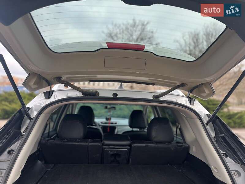 Внедорожник / Кроссовер Nissan Rogue 2014 в Николаеве