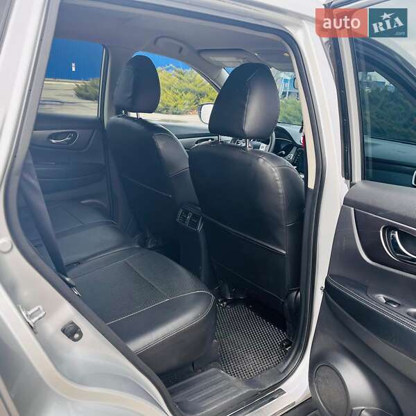 Внедорожник / Кроссовер Nissan Rogue 2014 в Николаеве