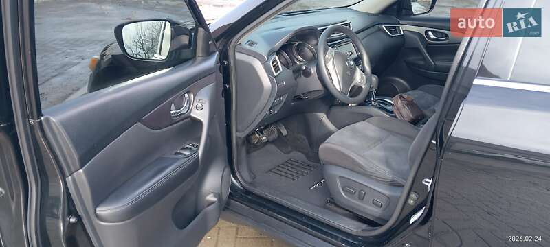 Внедорожник / Кроссовер Nissan Rogue 2016 в Буске